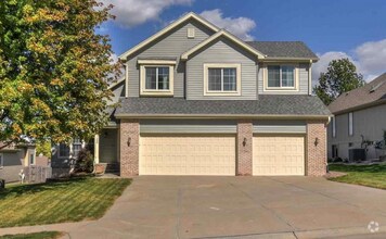 Building Photo - Beautiful 4 Bedroom In Rose Garden Estates!!