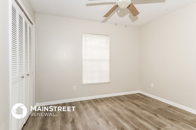 Building Photo - 2307 SW Kent Cir