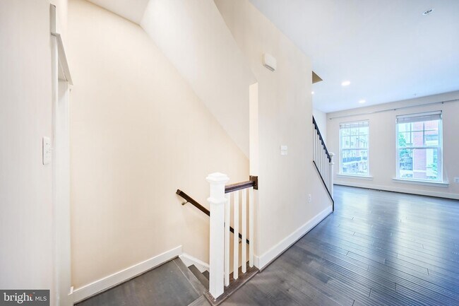Building Photo - 256 Bluemont Branch Terrace SE
