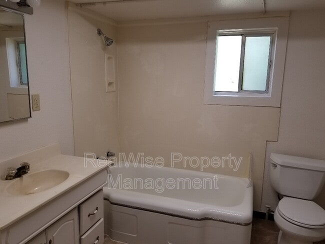 Building Photo - 1483 Fruitdale Dr