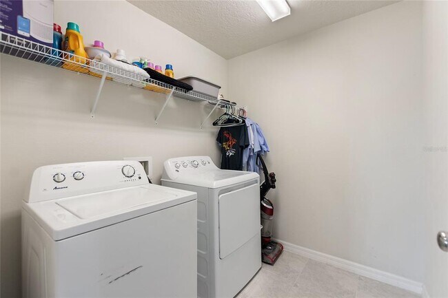 Building Photo - 17244 Goldcrest Loop