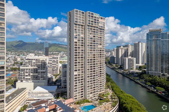 Building Photo - Yacht Harbor Towers