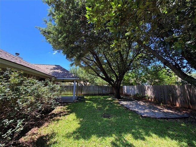 Building Photo - 4415 Hunters Lodge Dr
