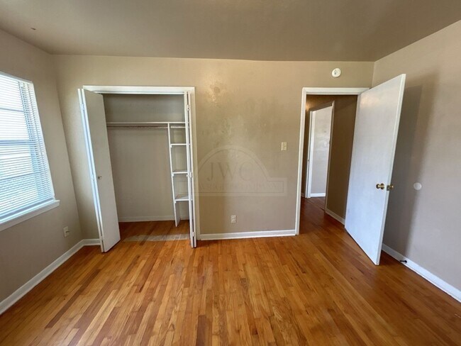 Building Photo - 1315 Jefferies, Killeen