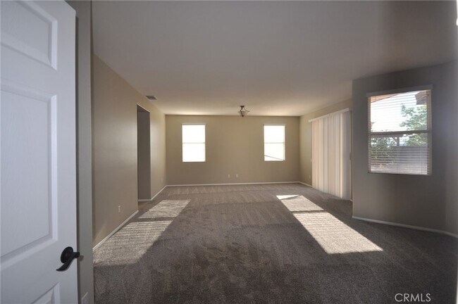 Building Photo - 8945 Honeysuckle Ave