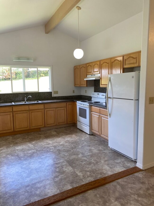 Building Photo - Charming 3BR/1BA Home minutes from Hilo on...