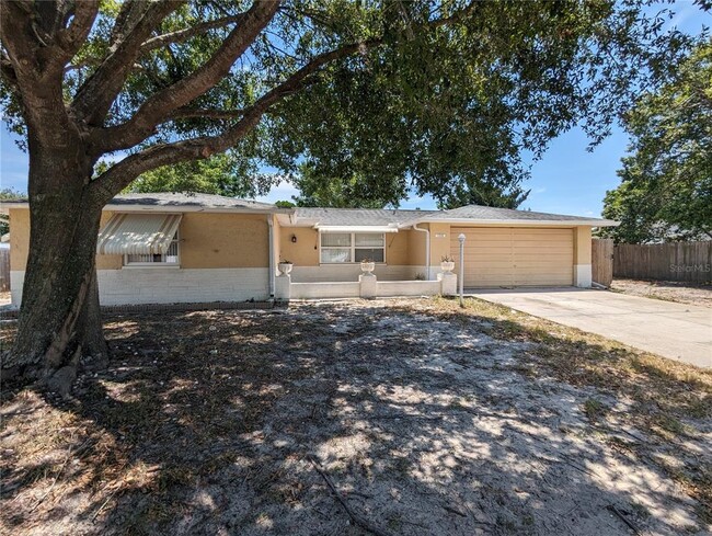 Primary Photo - 11230 Kapok Ave