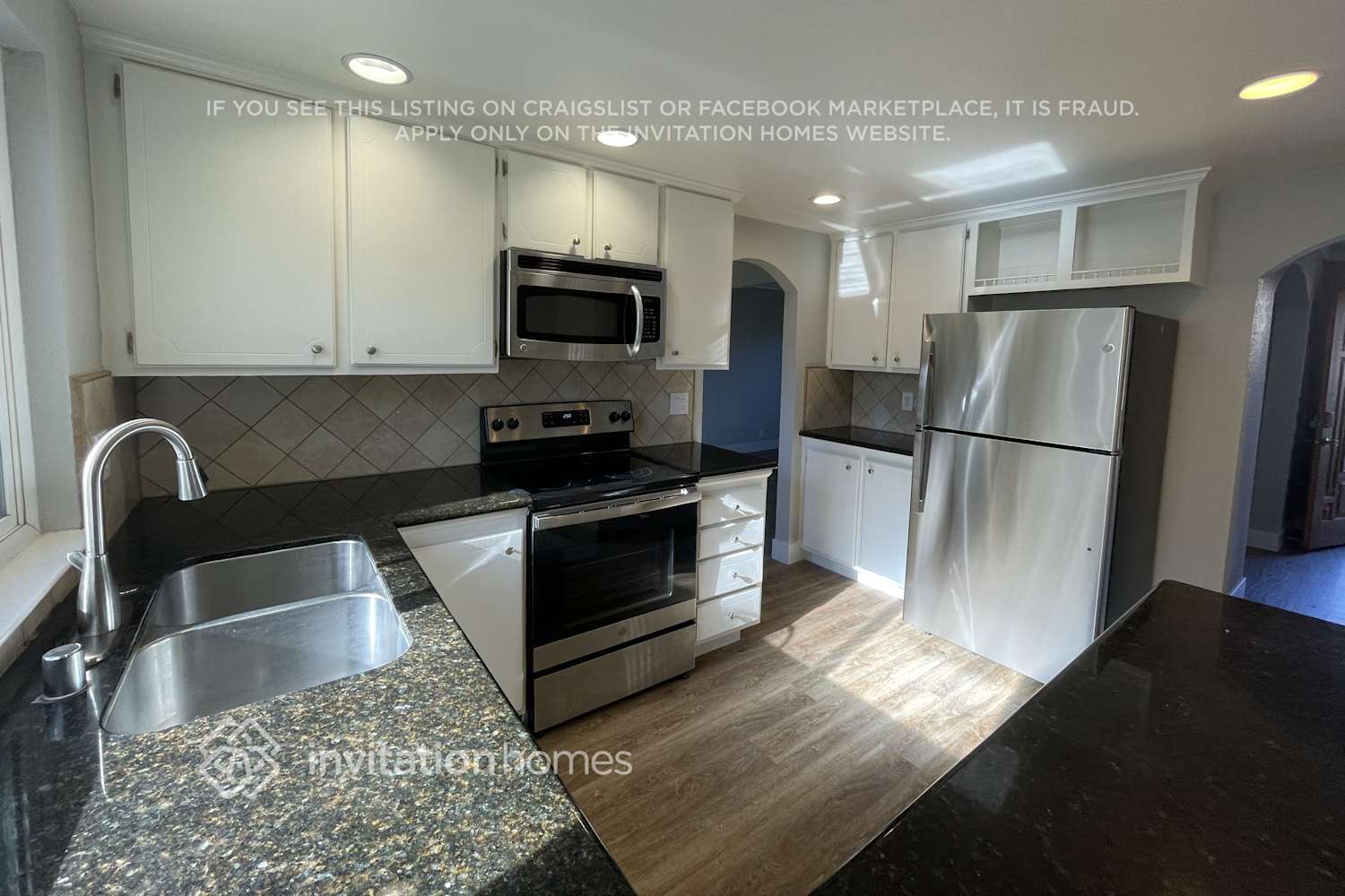 Building Photo - 160 Lakehurst Dr