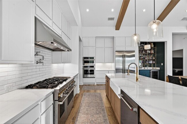 Building Photo - 404 Prairie Clover Dr