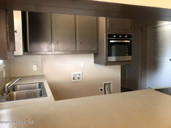Building Photo - 2815 43rd St