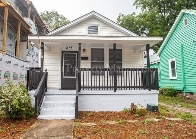 Primary Photo - 3BR/2BA Great Location Downtown Wilmington...