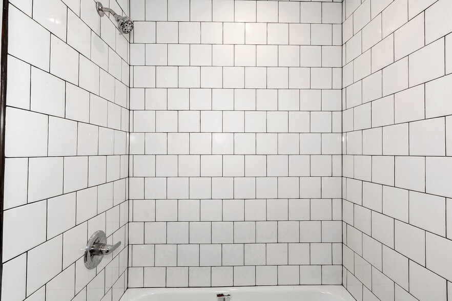 Building Photo - 1018 Fairway Dr NW