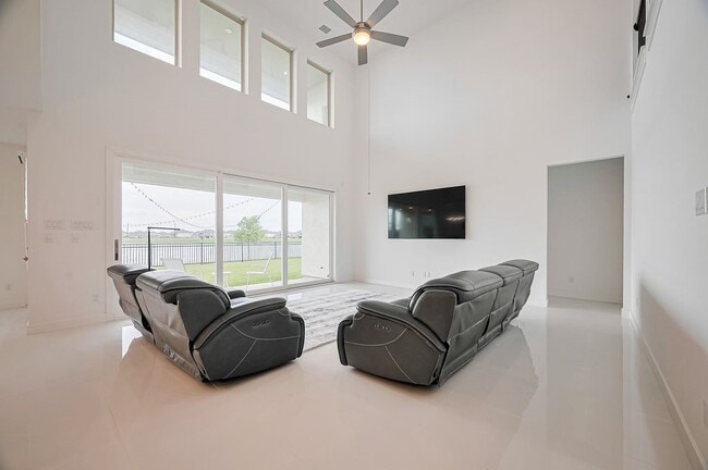 Building Photo - 18311 Licola Mdw Ln