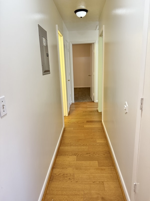 Building Photo - 966 Glendale St W