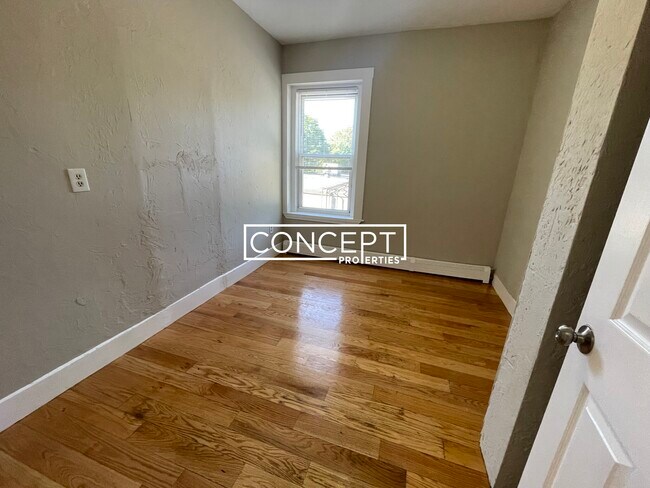 Building Photo - 270 Bowdoin St