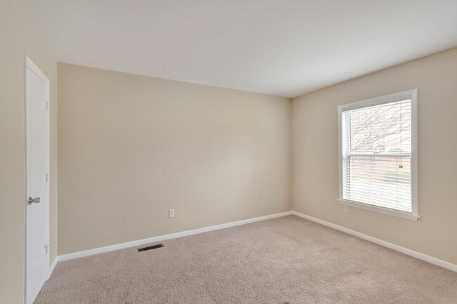 Building Photo - 2716 Gatewood Cir