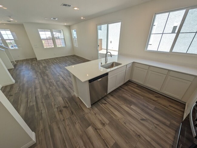 Building Photo - 3659 Almada Ln