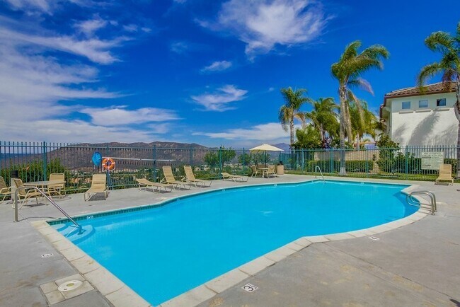 Building Photo - SCRIPPS RANCH - Ivy Hill - Nice 3 Bedroom / 2.5 Bath Townhouse.  AVAILABLE 08/17/2026.