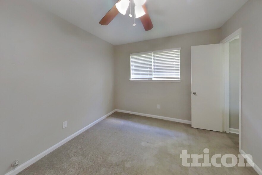 Building Photo - 1438 Peach Spring Dr
