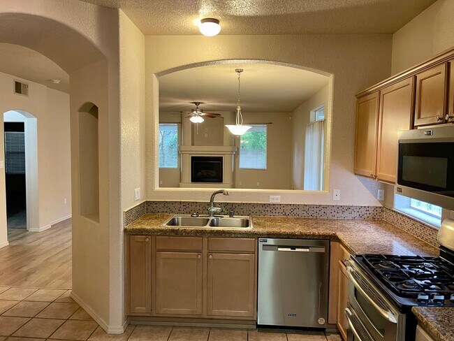 Building Photo - Rio Grande Home