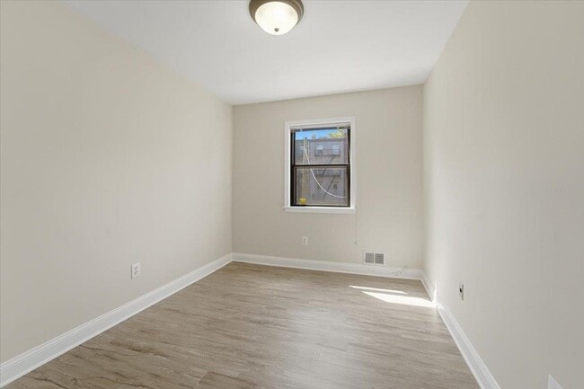 Building Photo - 295 9th St
