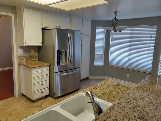 Building Photo - 1808 Crystal Ridge Way