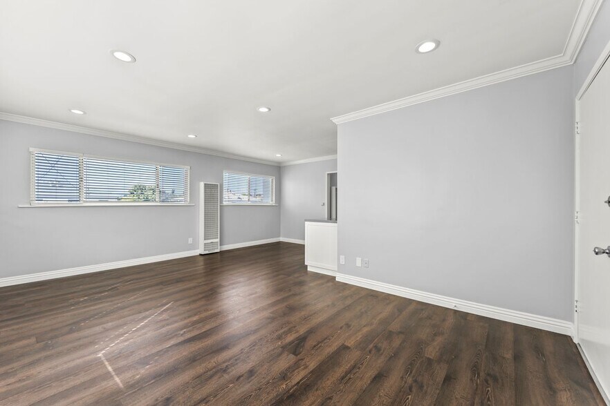Building Photo - 1015 Ashland Ave