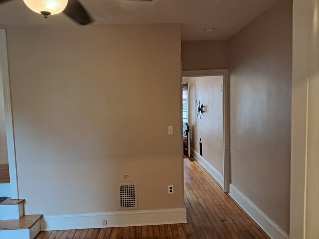 Building Photo - 941 Sargent Ave