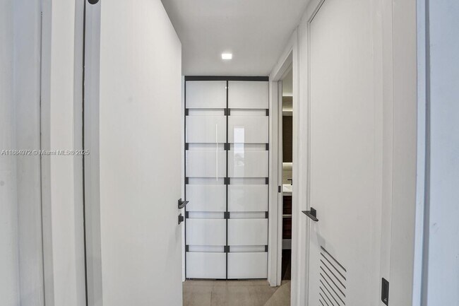 Building Photo - 5555 Collins Ave
