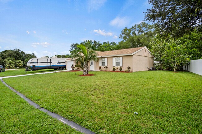 Building Photo - 232 SW Kimball Cir