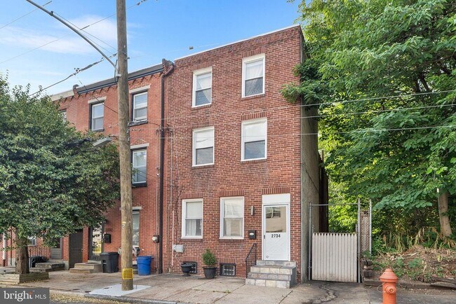 Building Photo - 2734 Edgemont St