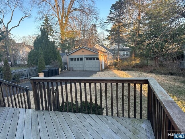 Building Photo - 325 Bogert Ave