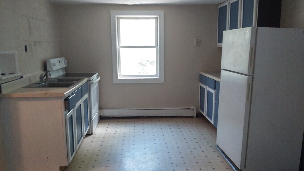 Building Photo - 1629 2nd Ave S