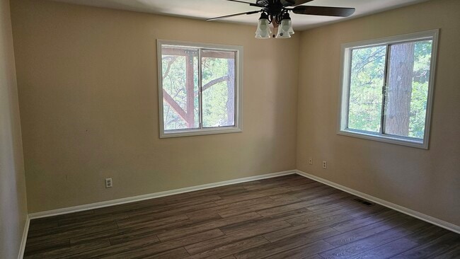 Building Photo - 527 Sutter Ln