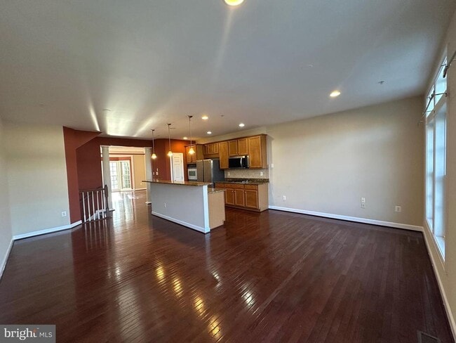 Building Photo - 9430 Dunraven St