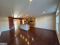 Building Photo - 9430 Dunraven St