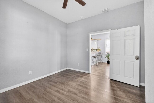 Building Photo - Updated Tampa Home – Prime Central Location 4 Beds - 2 Baths!