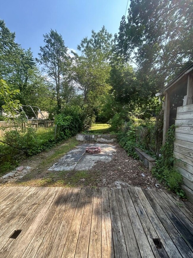 Building Photo - 2369 Canby St