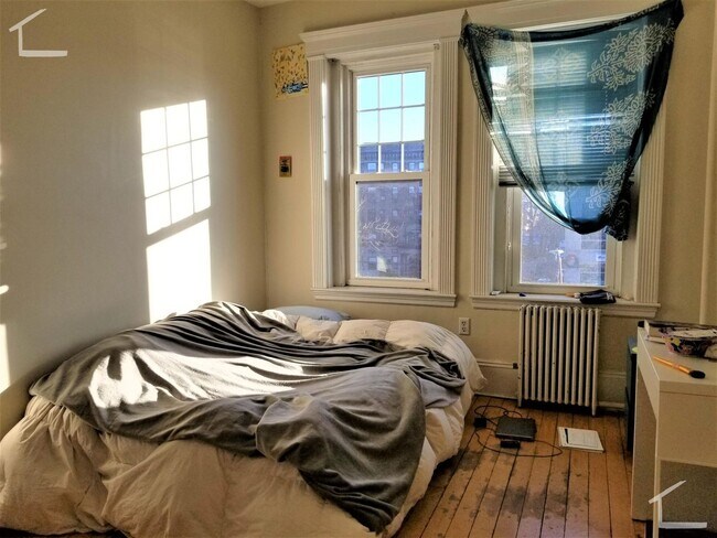 Building Photo - Packard's Corner 3 bed w/dishwasher, TONS ...