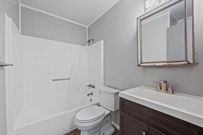 Building Photo - Welcome to Ravenwood Drive!