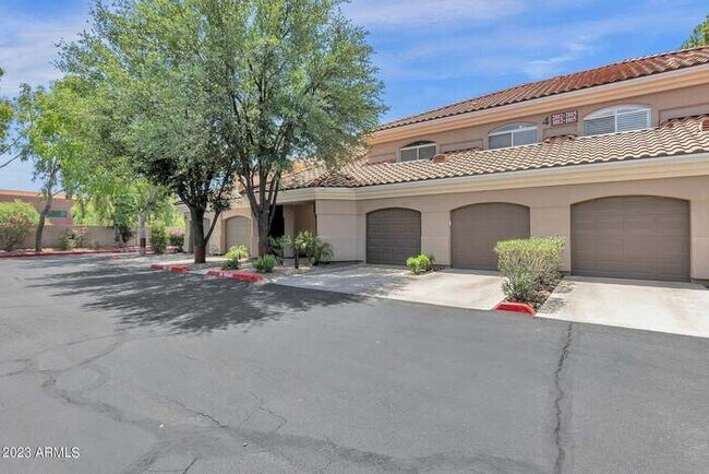 Building Photo - Available furnished or unfurnished (brand New Furniture) Amazing Condo available today