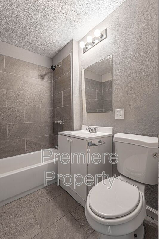 Building Photo - 5421 The Paseo