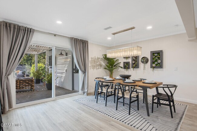 Building Photo - 1449 Norwich Ave