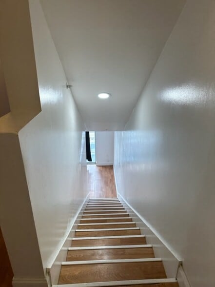 Building Photo - 450 SW 3rd St