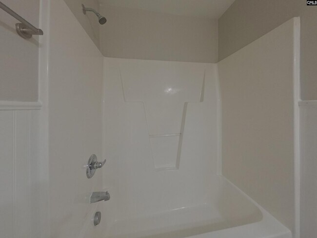Building Photo - 608 Cottontail Ct N