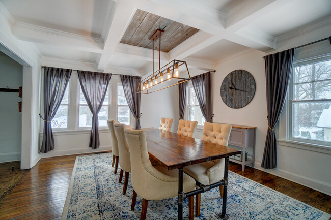 Dining Room - 3930 Red Bud Ave
