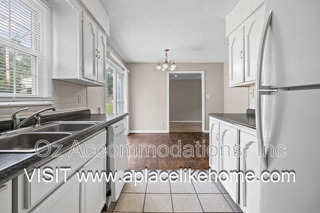 Building Photo - 4934 Appleton Ave