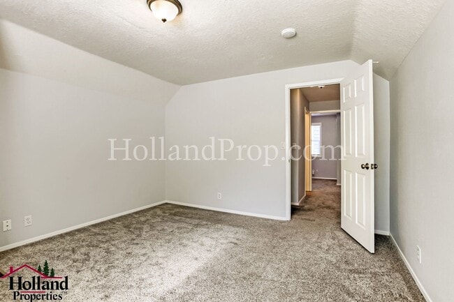 Building Photo - 6860 SW 188th Ave