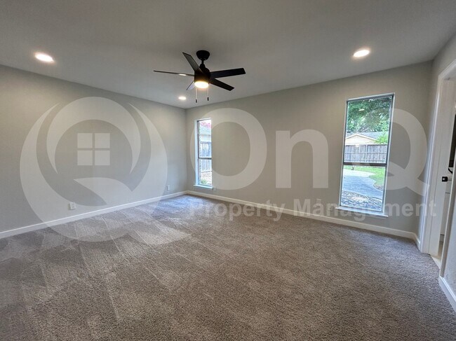Building Photo - 608 High Meadow Dr