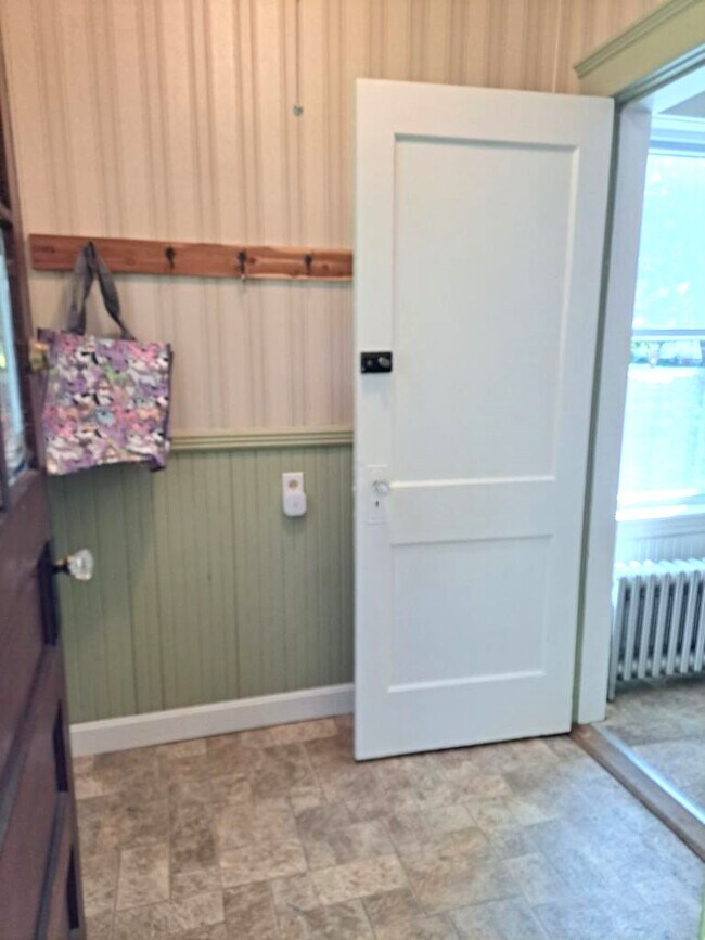 mud room - 127 Malvern Rd